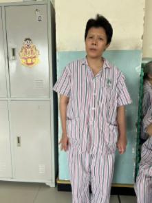 走失者照片 乌鲁木齐市寻亲：五旬女子被救助，自...
