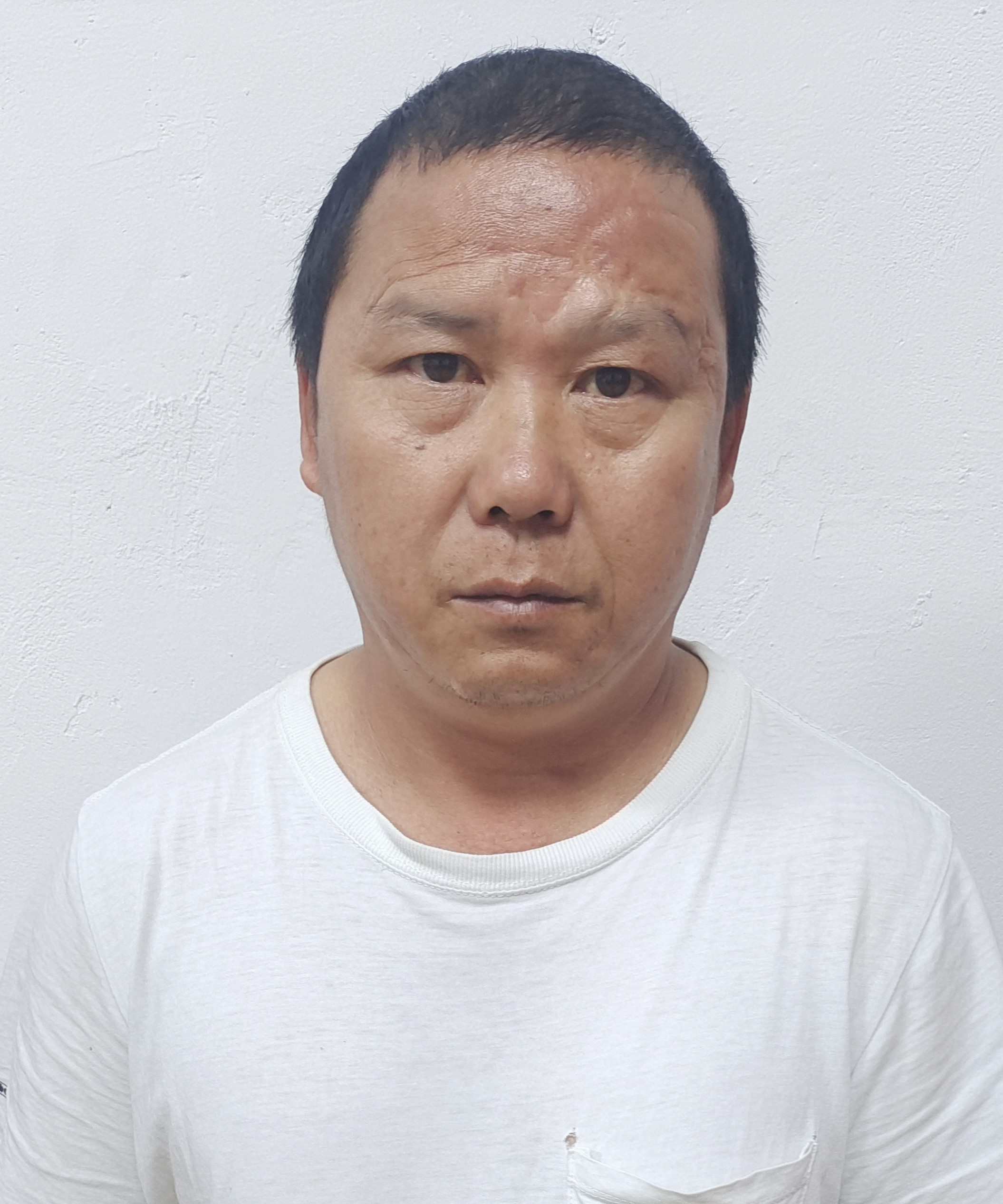 走失者照片 汕尾陆丰寻亲：五旬男子被救助，穿白...