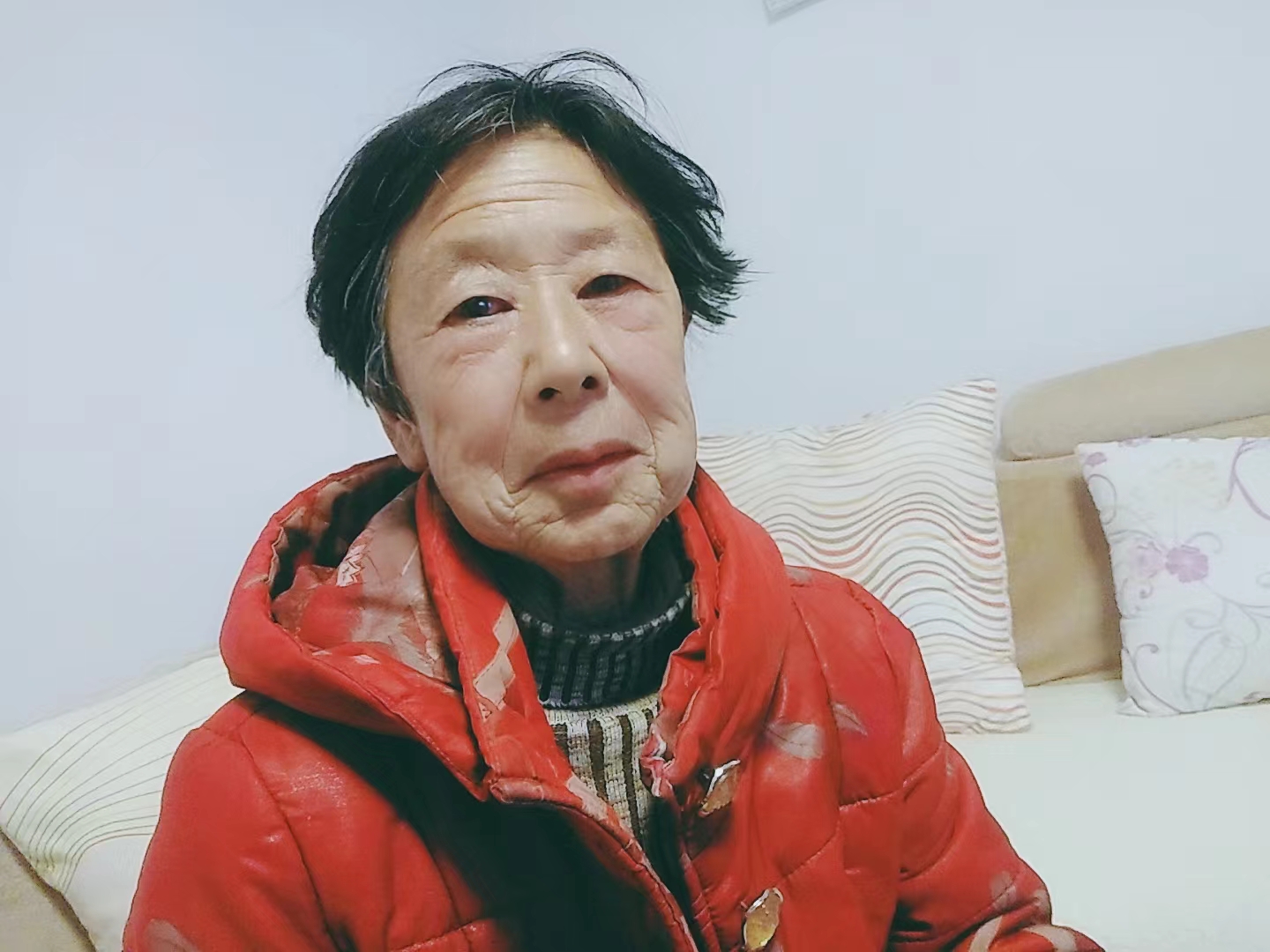 走失者照片 襄阳急寻：七旬老太走失，短发，高1...