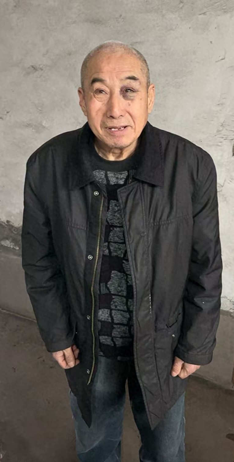 走失者照片 沈阳市寻人：八旬老人走失，穿灰色衣...