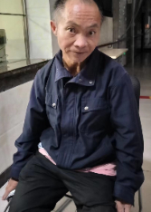 走失者照片 乐山市救助站：六旬老人被救助，穿深...