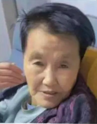 走失者照片 吕梁寻人：汾阳八旬老太失联，穿红花...