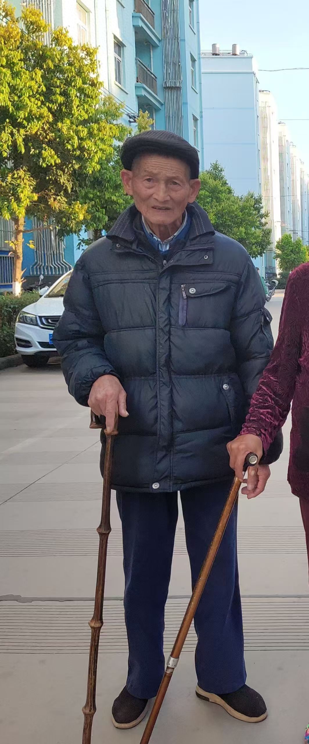 走失者照片 楚雄州寻人：九旬老人走失，穿深色衣...