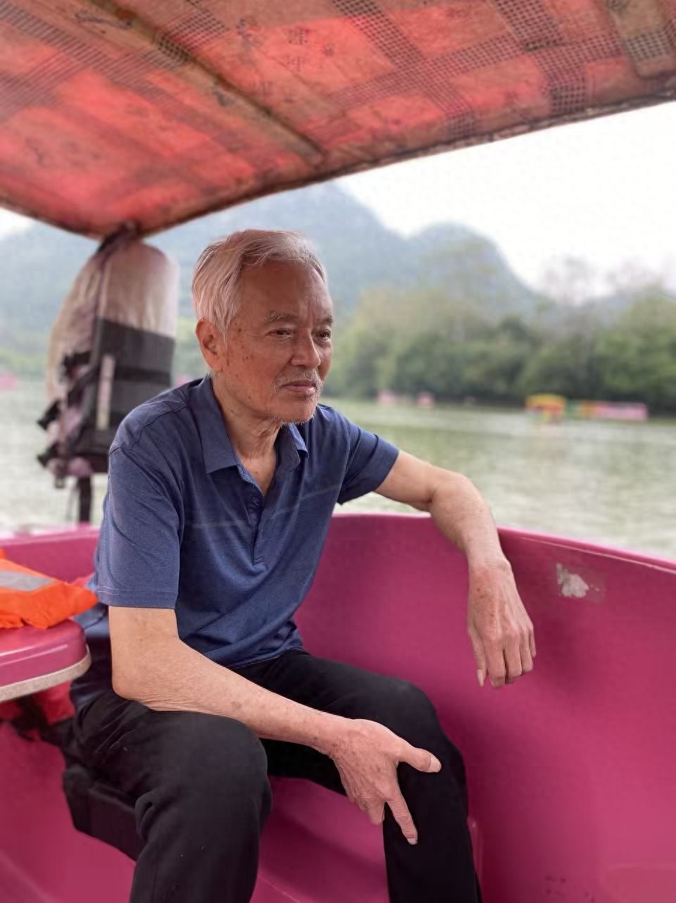 走失者照片 柳州市寻人：七旬老人走失，穿蓝色短...