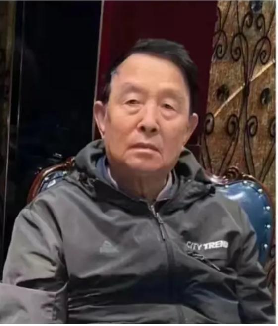 走失者照片 抚顺急寻：八旬老人走失，患小脑萎缩...