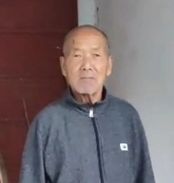走失者照片 驻马店寻人：八旬老人走失，穿灰色秋...