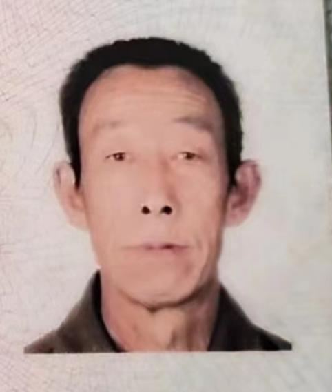 走失者照片 石家庄急寻：八旬老人失联，骑红色三...