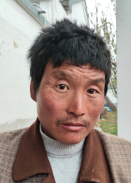 走失者照片 连云港寻亲：中年男子被救助，穿棕色...