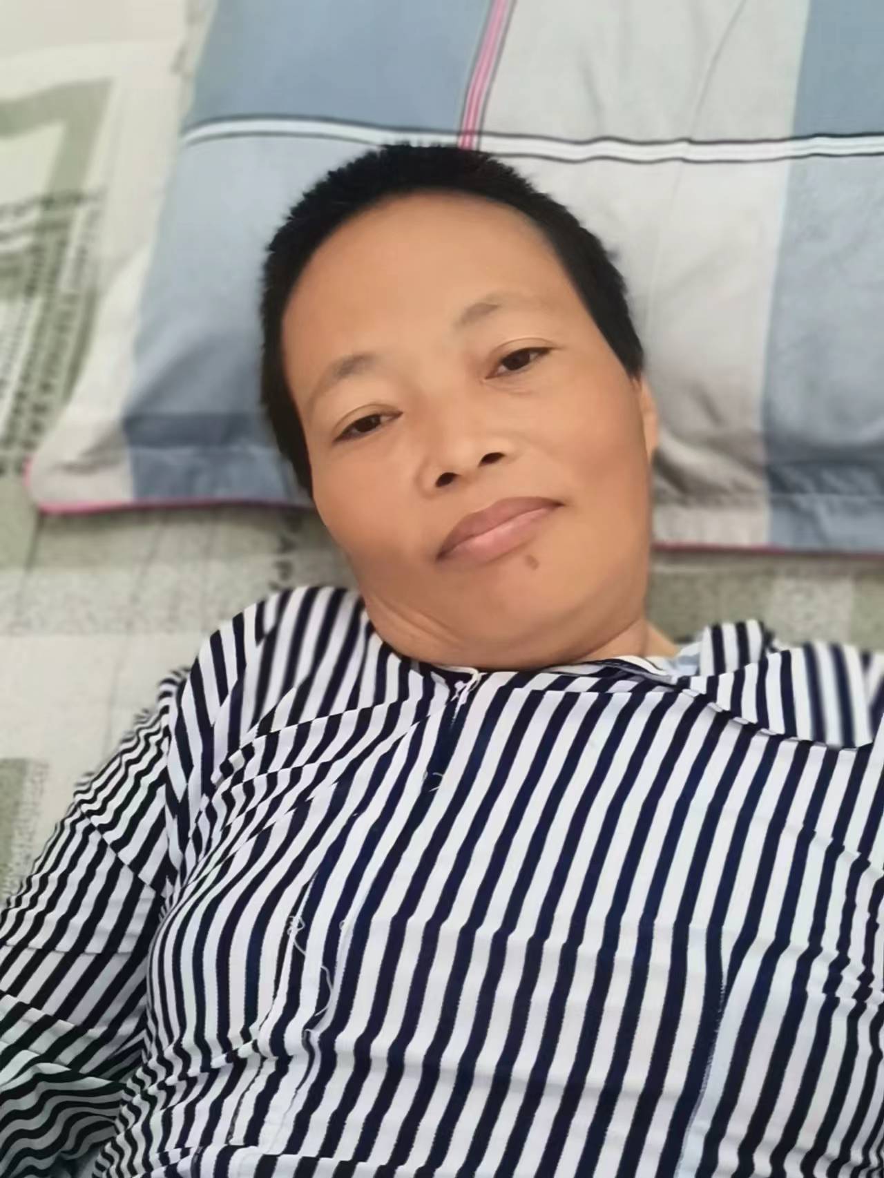走失者照片 阳江阳春六旬老太被救助，下巴有痣，...