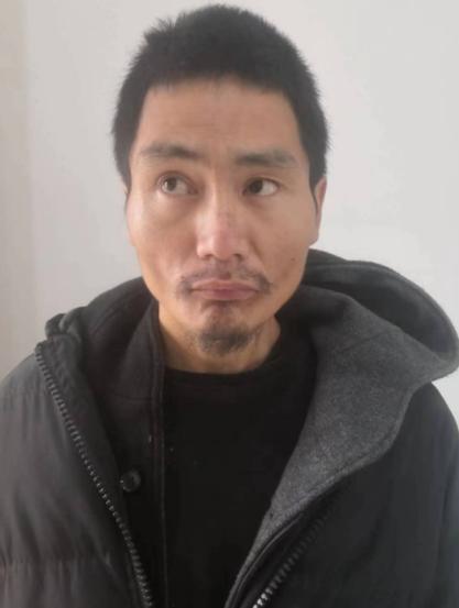 走失者照片 周口寻亲：青年男子被救助，穿黑色棉...