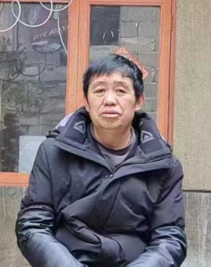 走失者照片 毕节寻人！六旬老人走失，穿灰色上衣...
