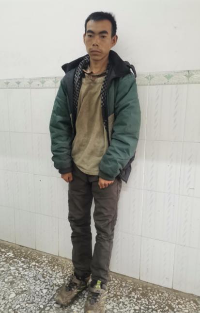 走失者照片 来宾寻亲：中年男子被救助，穿青绿色...