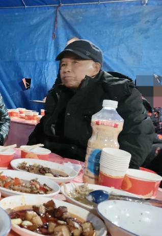 走失者照片 长沙急寻：七旬老人走失，穿黑色衣服...