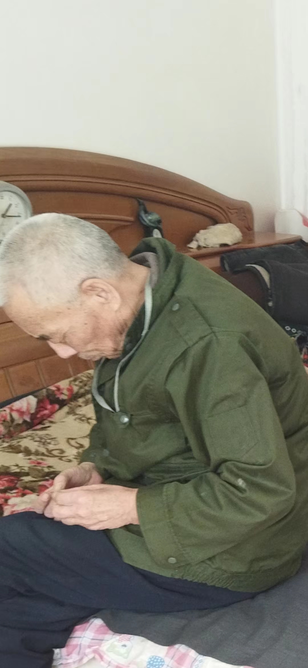 走失者照片 沈阳急寻：八旬老人走失，穿草绿色上...
