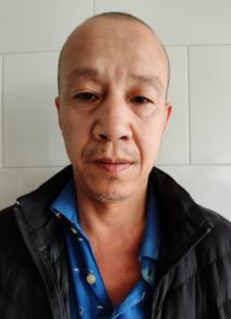 走失者照片 广州寻亲：五旬男子被救助，穿白色外...