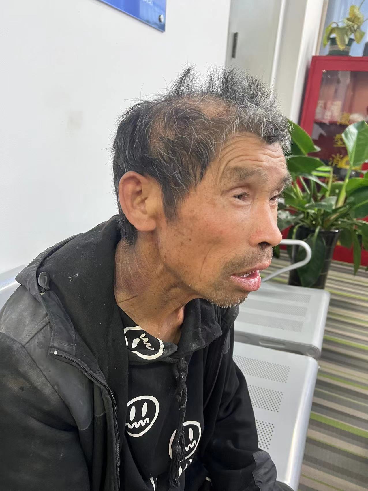 走失者照片 天津寻亲:五旬男子被救助,自述叫邓...