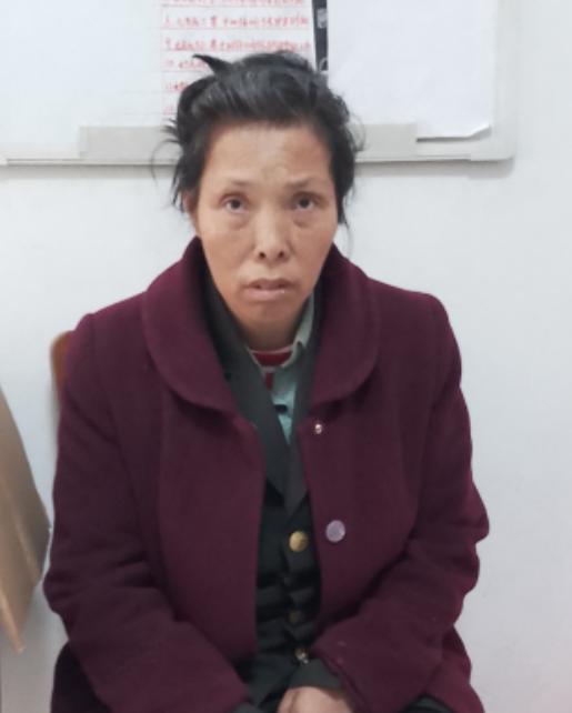 走失者照片 宜宾寻亲：五旬女子被救助，穿暗红色...