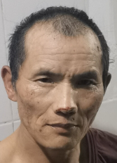 走失者照片 急寻家属：岳阳六旬老人被救助，穿黑...