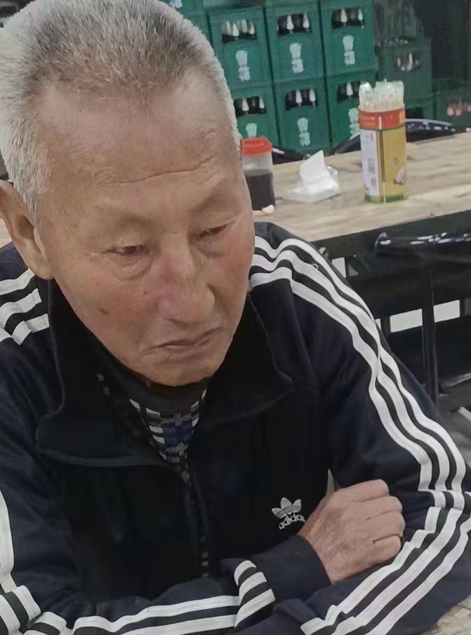 走失者照片 沈阳寻人：七旬老人失联，穿黑色运动...