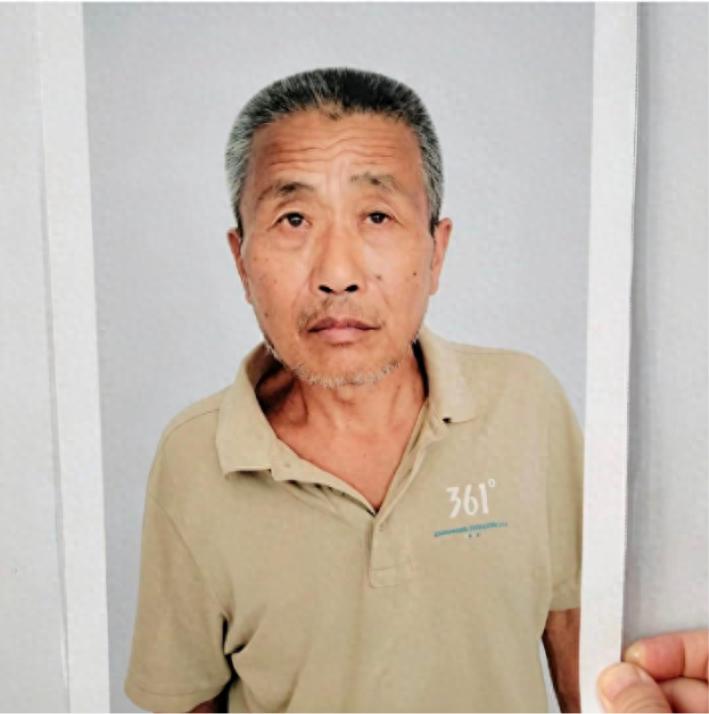 走失者照片 周口市寻人：六旬老人走失，穿深色条...