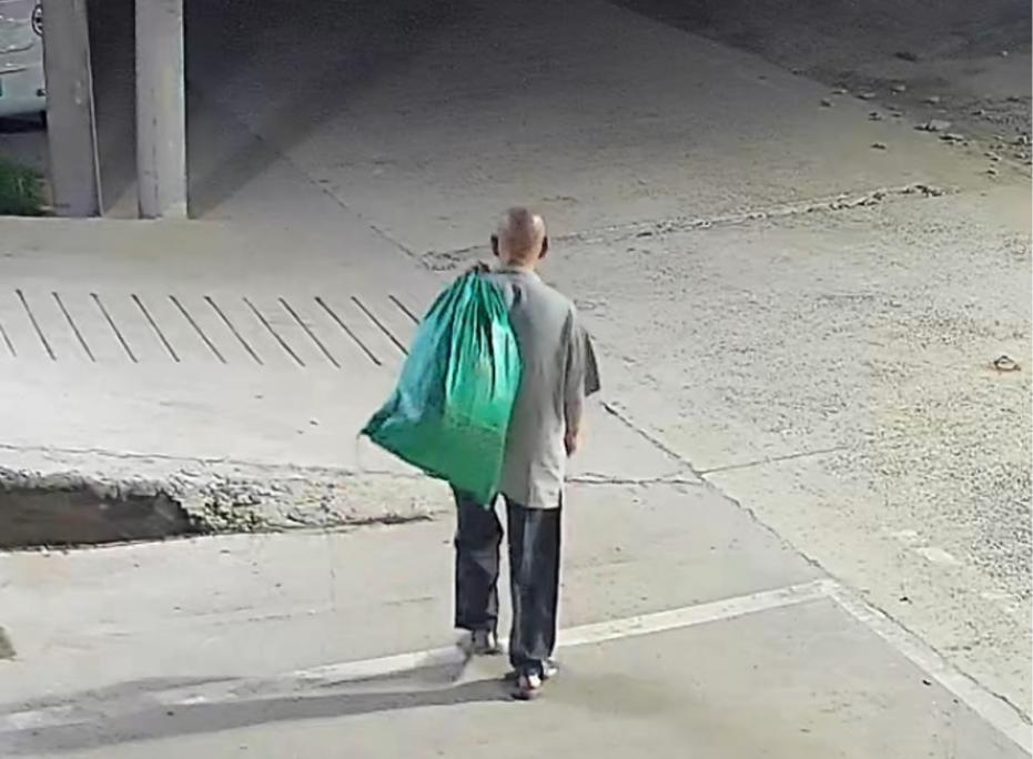 走失者照片 漯河市寻人：七旬老人走失，穿浅灰色...