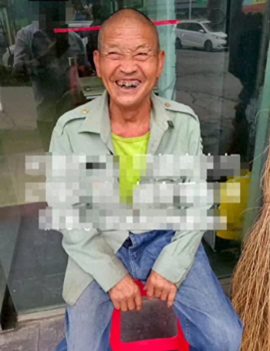走失者照片 铜仁市寻人：七旬老人走失，穿军绿色...