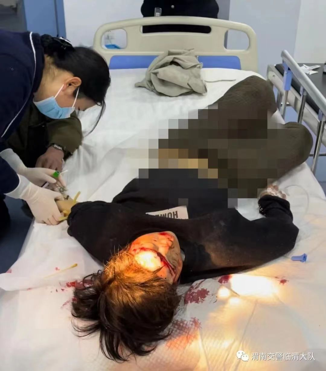 走失者照片 渭南寻亲：中年女子遭遇车祸，穿白色...