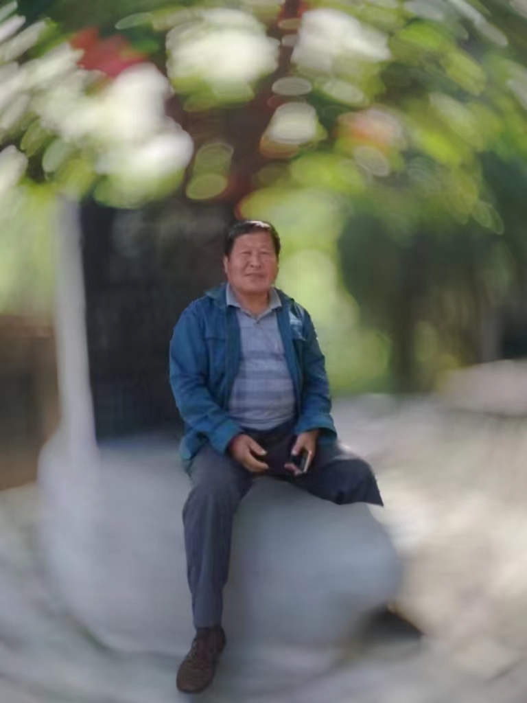 走失者照片 聊城急寻：六旬老人失联，骑红色电动...