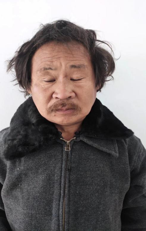 走失者照片 南阳寻亲：五旬男子被救助，穿灰色上...