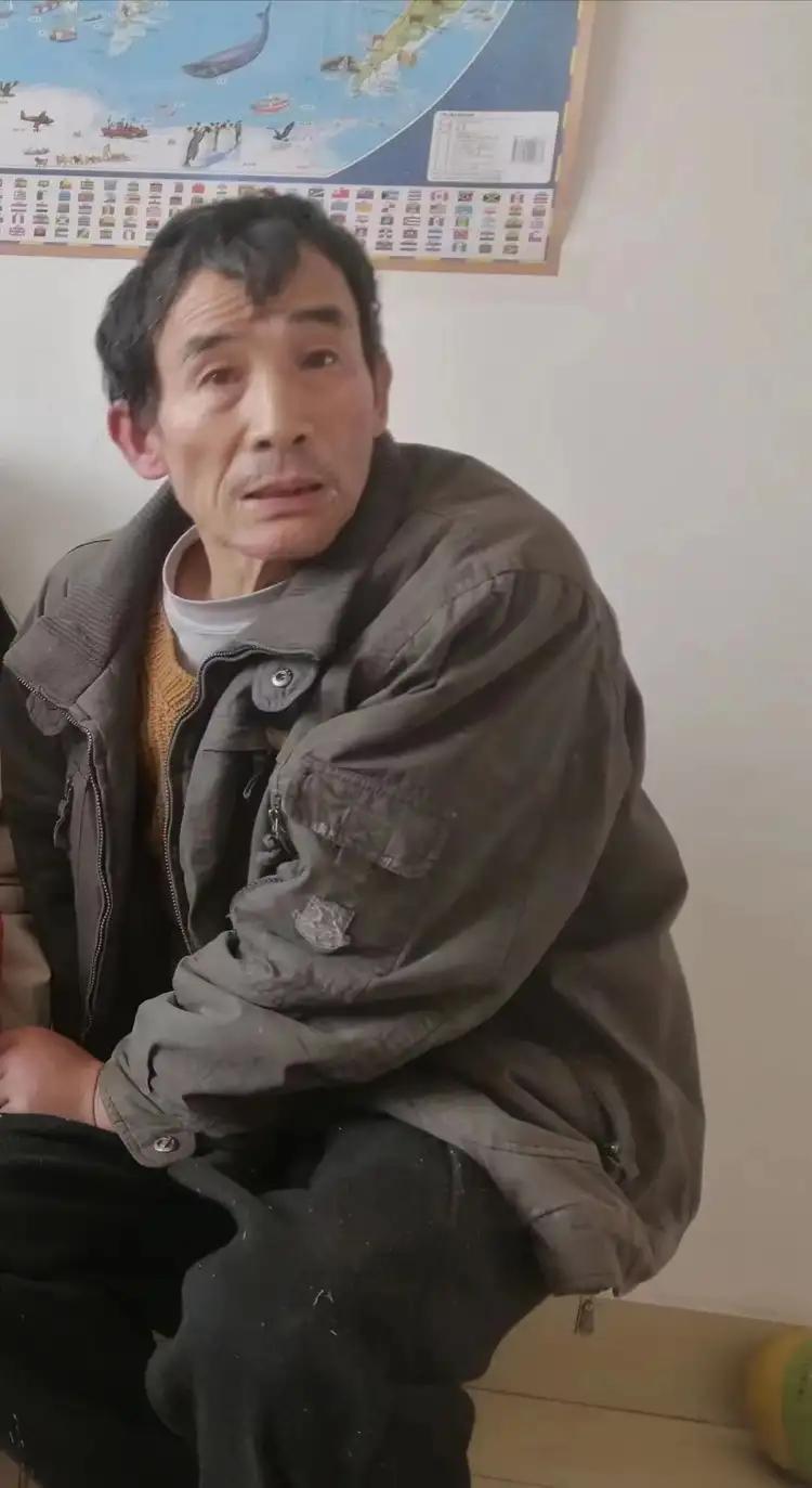 走失者照片 韶关南雄急寻：五旬男子走失，穿黑色...