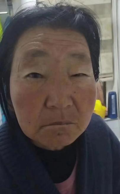 走失者照片 平凉急寻！六旬老太走失，患小脑萎缩...