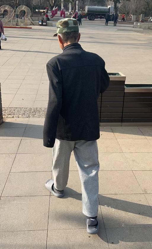走失者照片 保定寻人：涿州六旬老人失联，戴鼻饲...