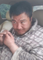 走失者照片 商丘寻亲：中年男子被救助，穿灰白格...