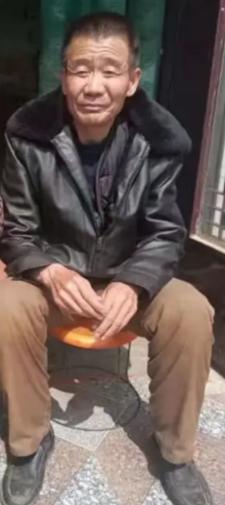 走失者照片 平顶山急寻：六旬老人失联，穿深蓝色...