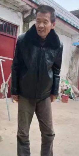 走失者照片 平顶山急寻：六旬老人失联，穿深蓝色...