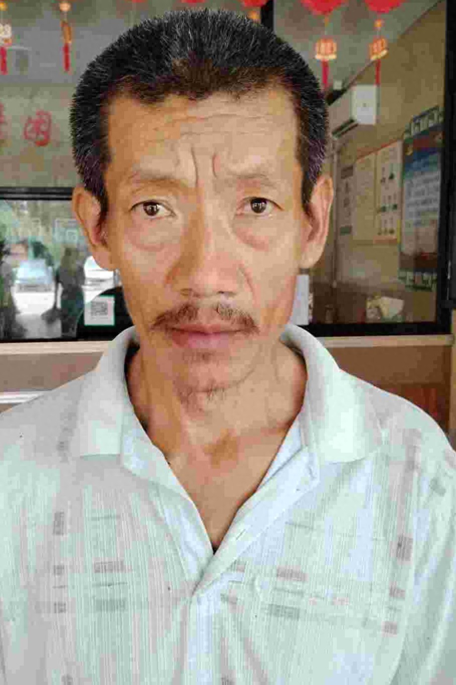 走失者照片 南阳市寻亲：六旬老人被救助，穿白色...