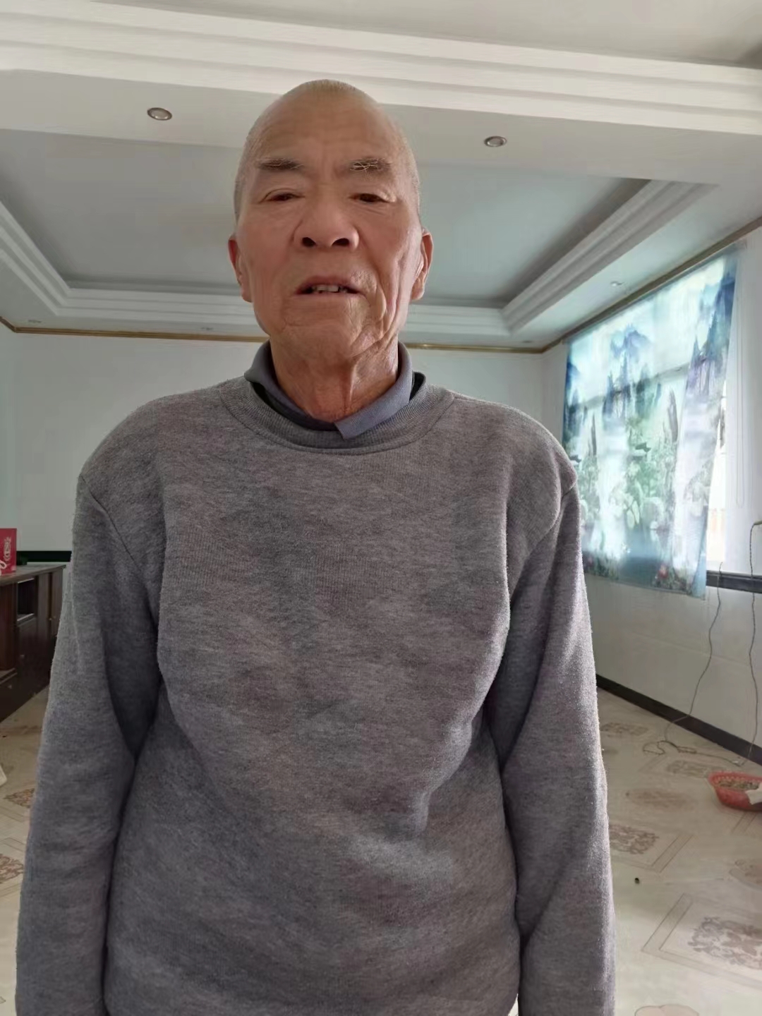 走失者照片 信阳急寻：七旬老人走失，穿灰色秋衣...