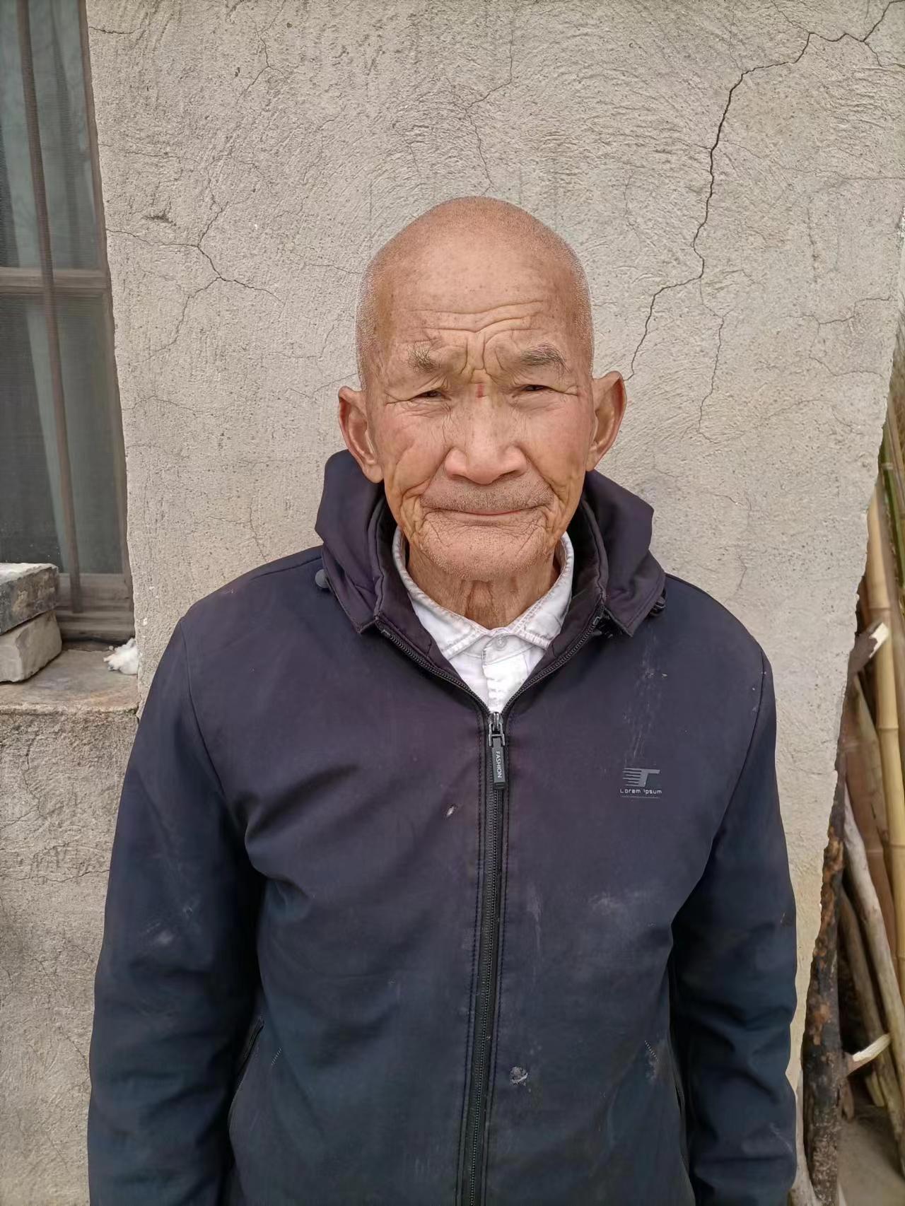 走失者照片 湖北天门市寻人：七旬老人失联，穿蓝...