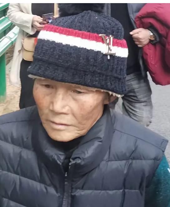走失者照片 株洲寻人：七旬老太走失，拿蛇皮袋，...