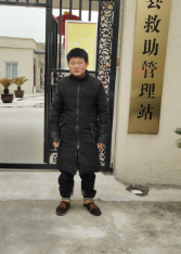 走失者照片 驻马店寻亲：16岁男孩被救助，穿黑...