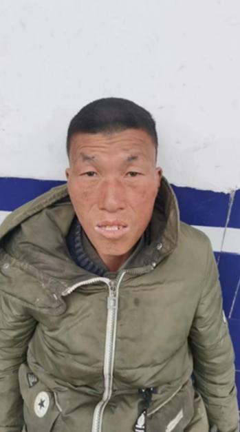 走失者照片 南阳寻亲：中年男子被救助，穿军绿色...