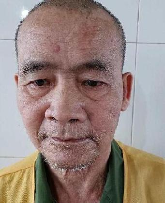 走失者照片 吉安寻亲：六旬老人被救助数年，穿黑...