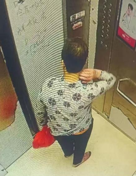 走失者照片 广州寻人：六旬老人失联，穿灰色花上...