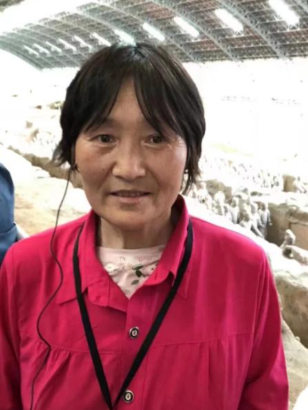 走失者照片 洛阳急寻：六旬老太走失，穿红上衣、...