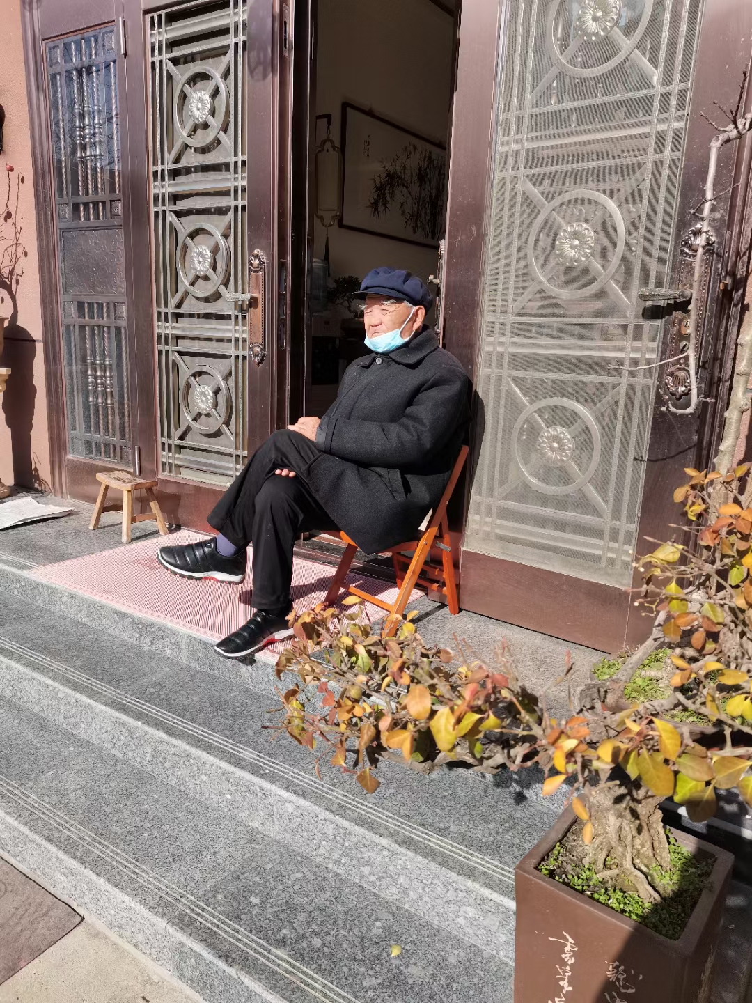 走失者照片 徐州急寻：邳州八旬退休医生走失，戴...