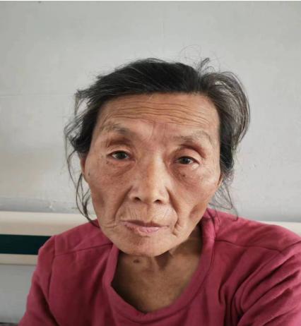 走失者照片 保定涿州寻亲：六旬老太被救助，穿蓝...