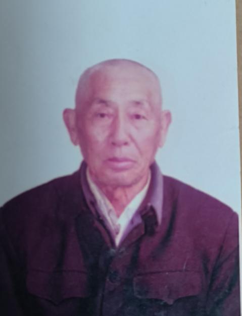 走失者照片 商丘急寻：九旬老兵失联，戴黑色帽子...