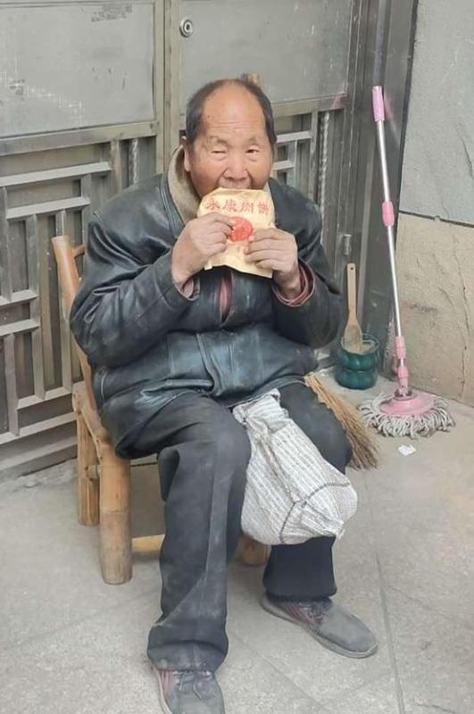 走失者照片 金华永康急寻：七旬老人走失，穿咖色...