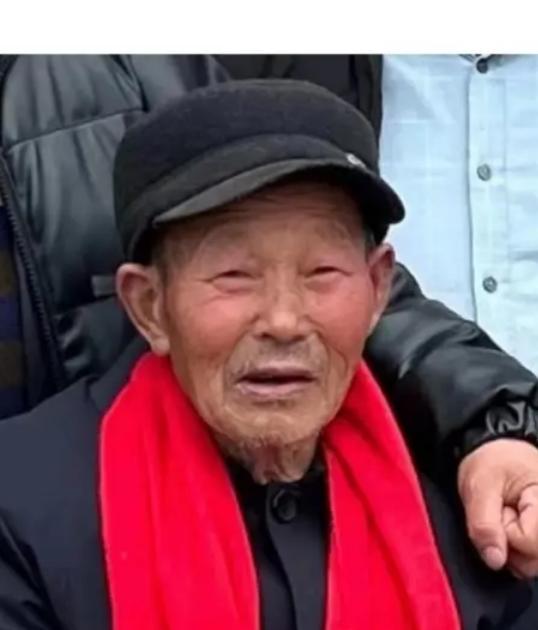 走失者照片 合肥寻人：七旬老人走失，穿黑色衣服...