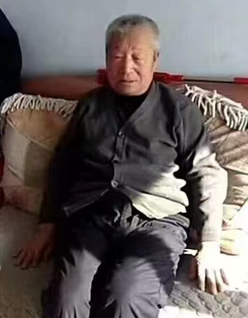 走失者照片 松原急寻：七旬老人走失，患小脑萎缩...